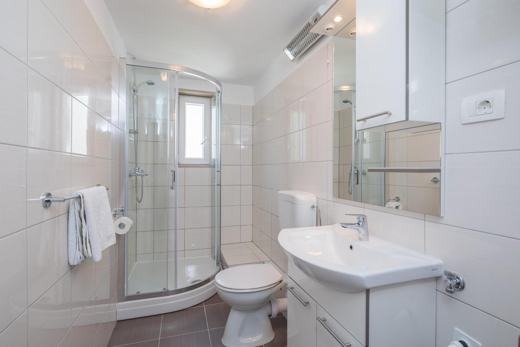 Sandy Beach Apartment Омиш Экстерьер фото